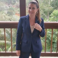 ES Digital Employee Aline Oliveira's profile photo