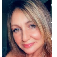 Poshmark.com/closet/apriljerseygirl Employee April Moore's profile photo