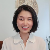 Lee le Email & Phone Number