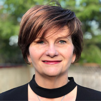 Healthy Pet Employee Pam Moser's profile photo