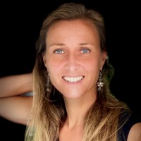 Esther van Laar Email