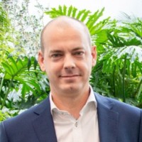 Nick van Eetveldt Email