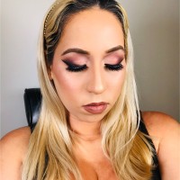 Fashion Mode Employee Bruna Bella's profile photo