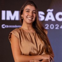 Letícia Muniz Email