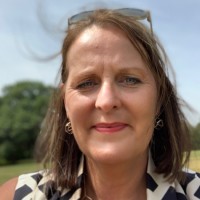 Dimensions UK Employee Julia Ashley's profile photo