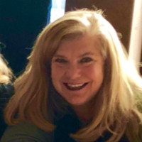 A World of Tile Employee Erin Warren's profile photo