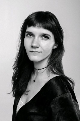 Elina Hardashnyk Email