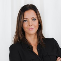 Leonie Sazesh Email