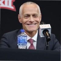 E-mail e número de telefone de Brett Yormark