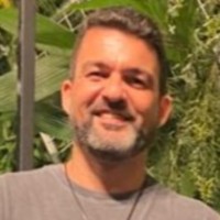 Heródoto Gomes Email
