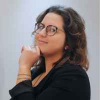 Giulia Corrêa Email