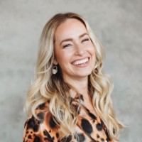 Living Room Realty Employee Julia Robertson's profile photo