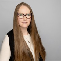 Nicki Robertson Email