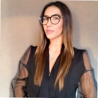 Saraí Flores Email