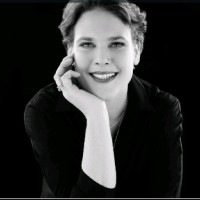 Anina Caessens Email & Phone Number