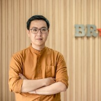 Hòa Nguyễn Email
