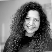 Ruchi Chakravarty Email