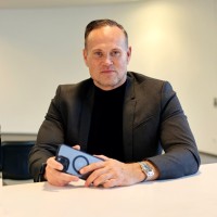 Michael Mäder Email