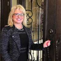 Lisa Kuhns Email & Phone Number