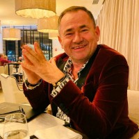 E-mail e número de telefone de Carsten Jensen