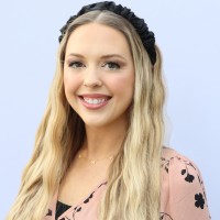Amanda Quirk Email & Phone Number