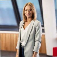 Stefanie Hofer Email