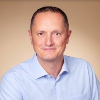 Lars Hennig Email
