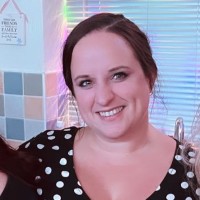 Emma Lyons Email