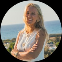 Laura Evers Email