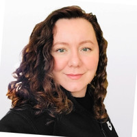 April Housing Employee Yuliya Len's profile photo