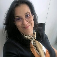 Gabriela Correia Email