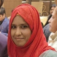 Uzma Zareen Email