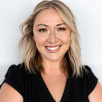 Retro Community Management Employee Karen Schroeder's profile photo