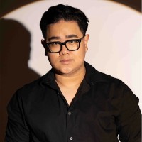 Chicago Sport and Social Club Employee Long le's profile photo