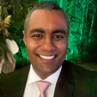 Douglas Pires Email