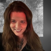 Zoe Leavitt Email & Phone Number