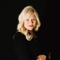 Stephani Vealey