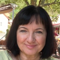 Dagmar Mádrová Email