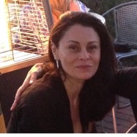 Miriam Araujo Email