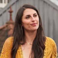 The Beautiful Truth Magazine Employee Claudia Biçen's profile photo