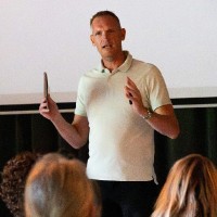 Rick Evers schrijftrainingen met glimlachgarantie Employee Rick Evers's profile photo