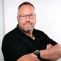Ralf Kuhnen Email