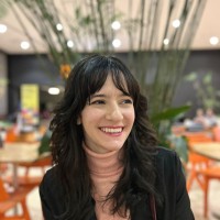 Bianca Dias Email