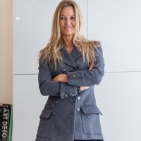 Dee Hannah Email & Phone Number