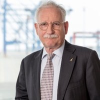 MacIek Kwiatkowski Email