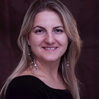 Claudia Lungu Email