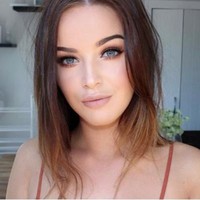 Headism Employee Emma Moore's profile photo