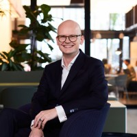 Vincent Bakker Email & Phone Number