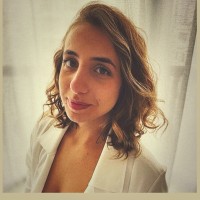 Lais Pamboukian Email & Phone Number