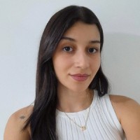 Beatriz Queiroz Email